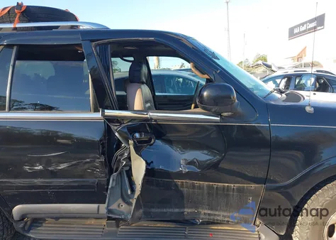 1998 Lincoln Navigator z USA, uszkodzony, nr VIN 5LMPU28L1WLJ16000